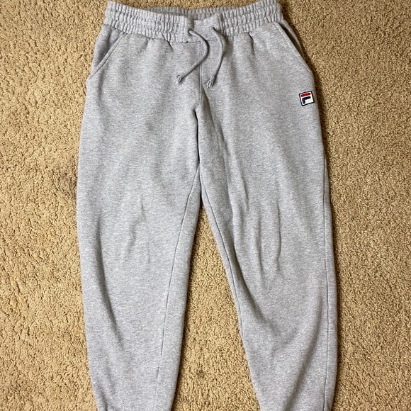 gray fila sweatpants